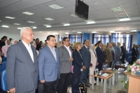رئيس جامعة بنها يستعرض مشاريع التخرج والأنظمة والتطبيقات الذكية لطلاب كلية التجارة